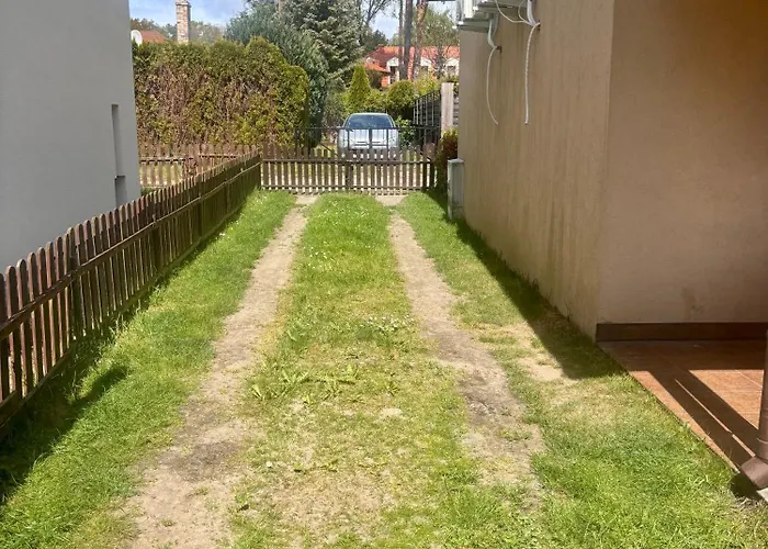 W Poddabiu Blisko Plazy I Lasu